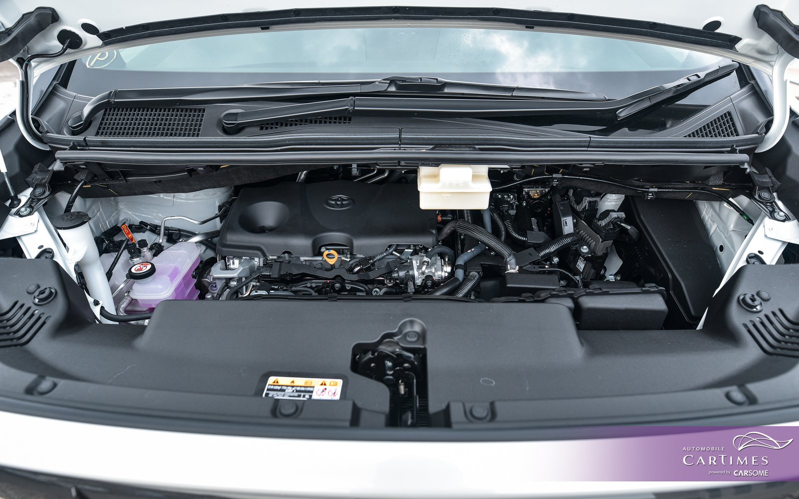 Toyota Alphard 2.5Z Hybrid photo 4